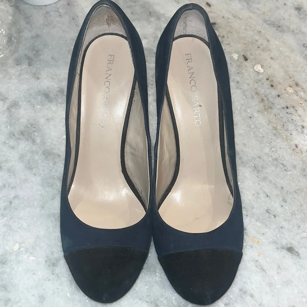 Franco Sarto Women's Navy and Black Round Toe Suede Heels - Picture 4 of 7